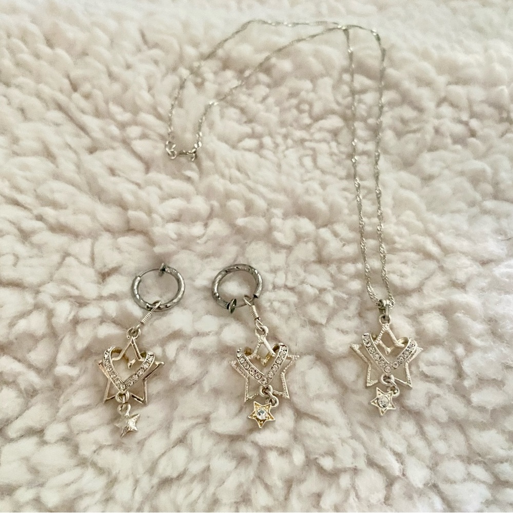 Jewelry set necklace and clip on earrings